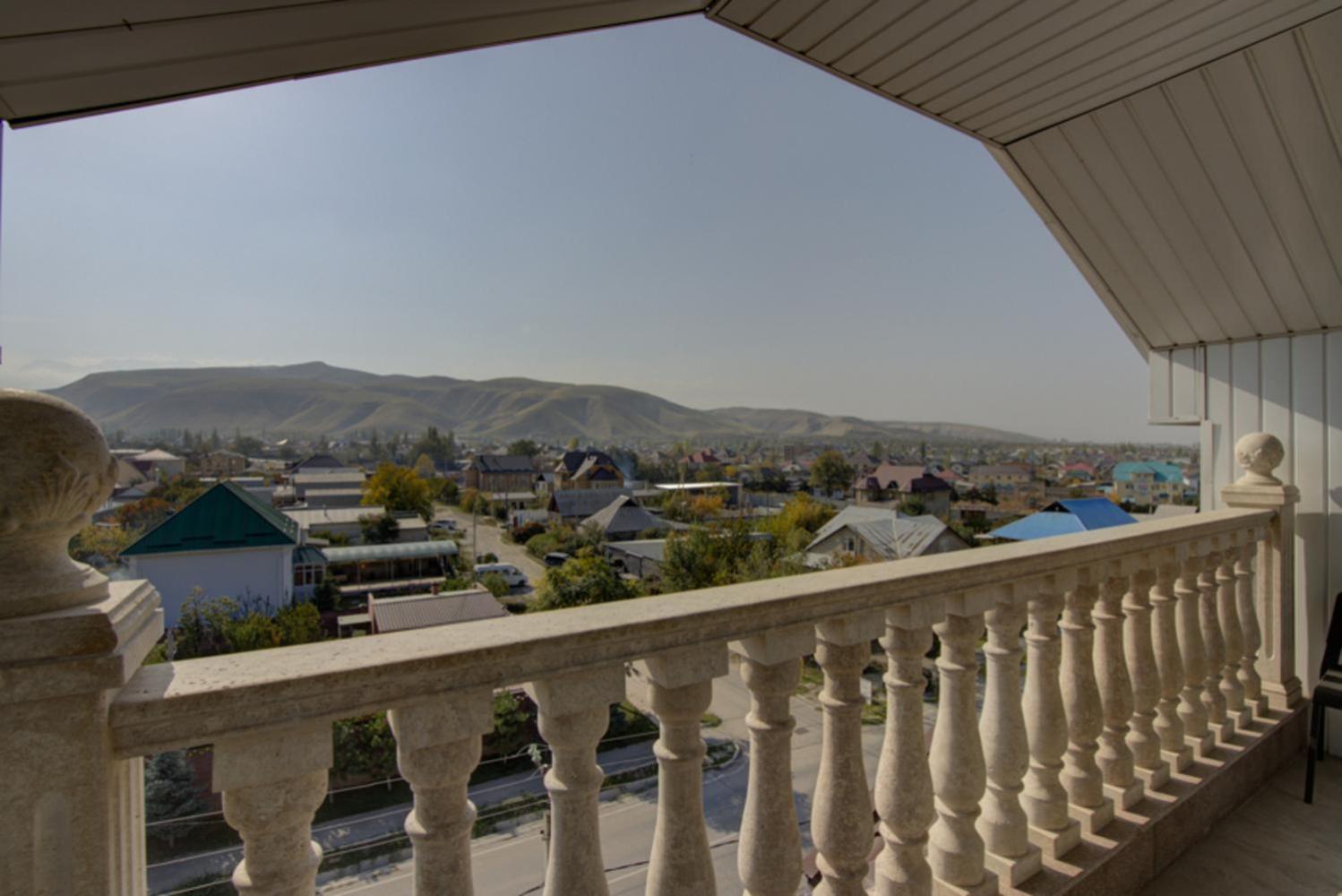 Aisha Hotel Bishkek Exterior photo