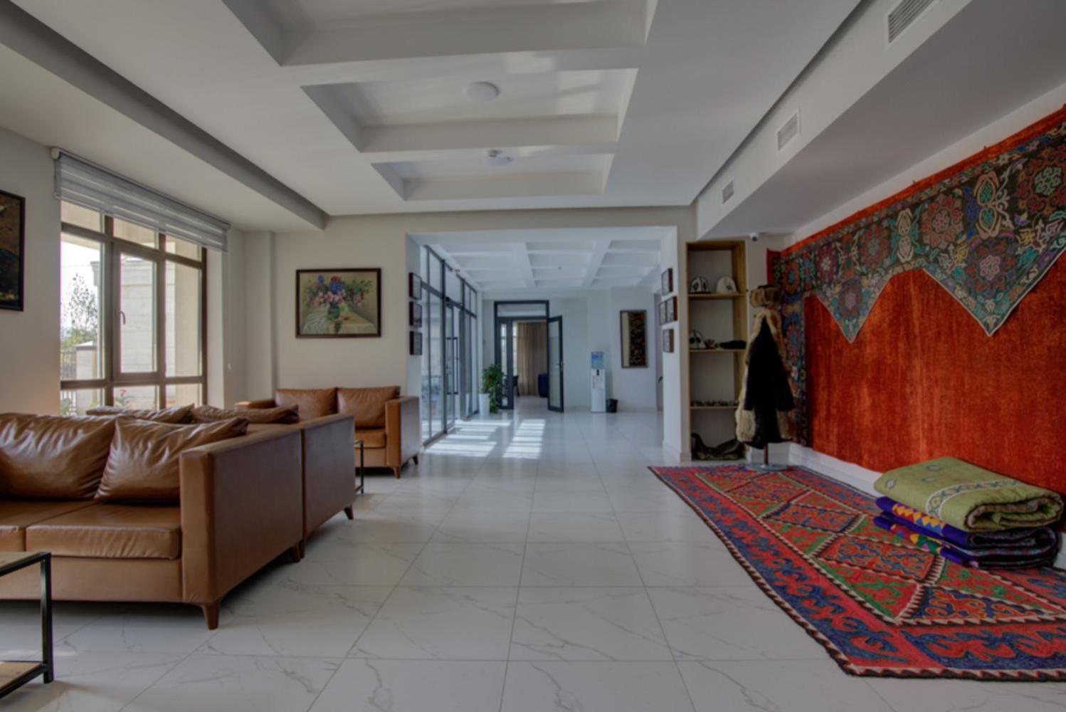 Aisha Hotel Bishkek Exterior photo